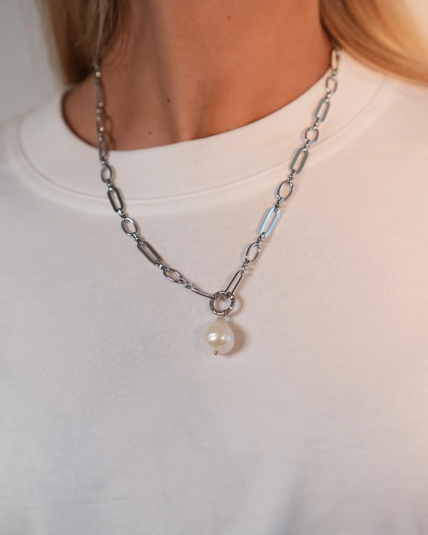 Rosa - Necklace - Stainless Steel - Image 4